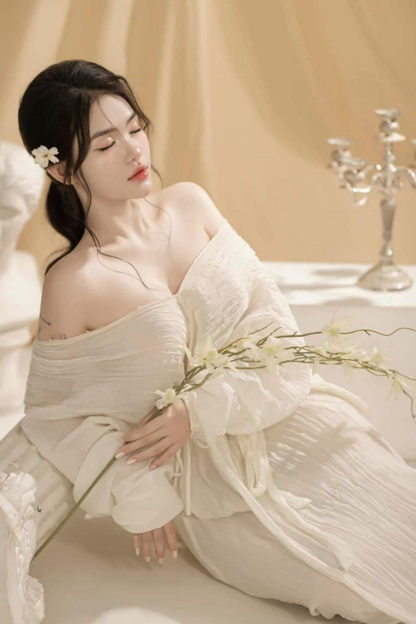 Nữa đêm xxx hai chị em dâm dục